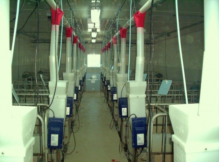 Gestal FM Gestal FM installed on automatic feed delivery system, but still leaving place to a manual adition of feed.